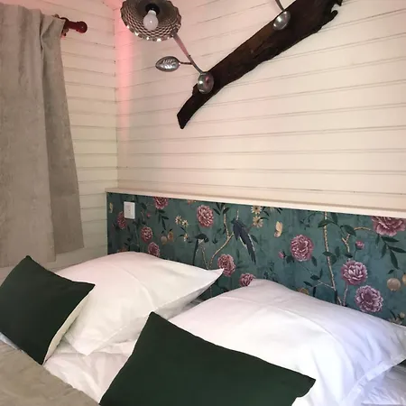 Le Val Du Pech Chantant D'hotes 3* Pern