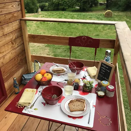 Le Val Du Pech Chantant D'hotes Affittacamere 3*