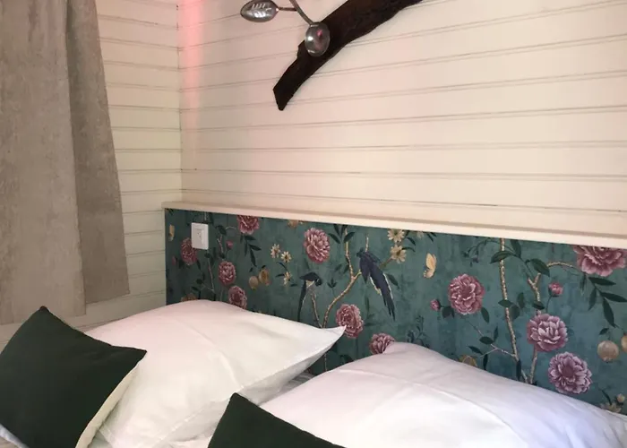 Le Val Du Pech Chantant D'hôtes 3* Pern