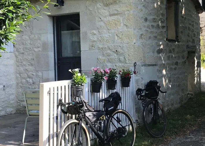 Casa de hóspedes Le Val Du Pech Chantant D'hôtes Pern