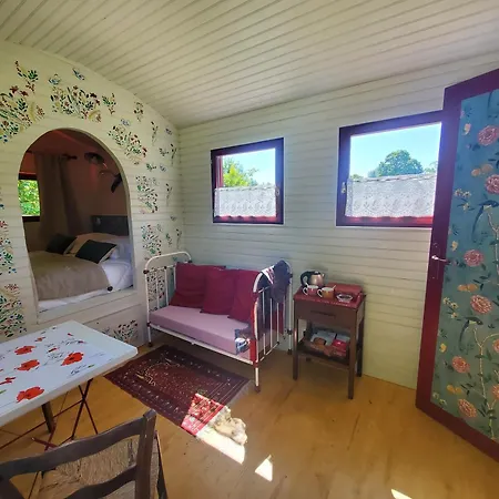 Le Val Du Pech Chantant D'hôtes 3* Pern