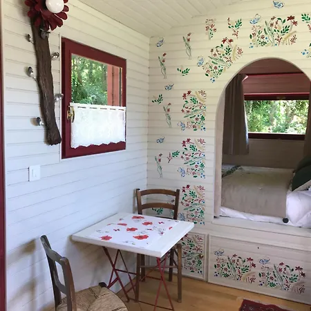 Le Val Du Pech Chantant D'hôtes Maison d'hôtes Pern